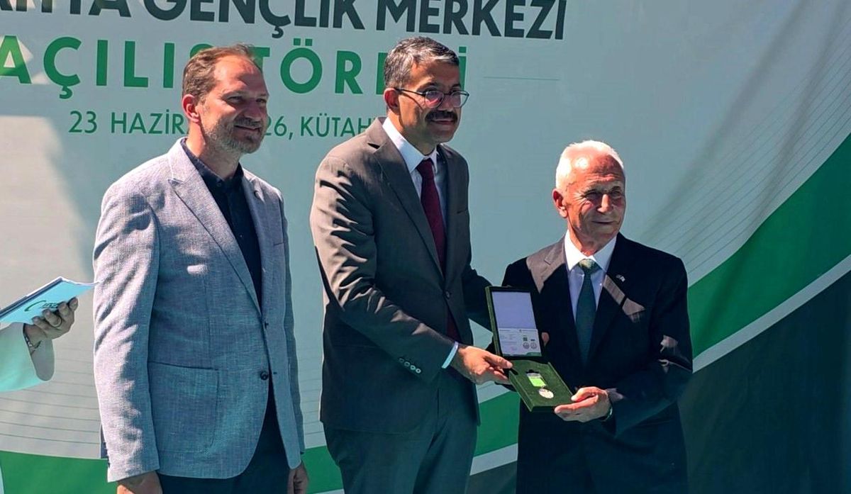 Yeşilay Onursal Başkanı Nuri Çetin: 'Gençliğe yapılan yatırım geleceğe yapılan yatırımdır'