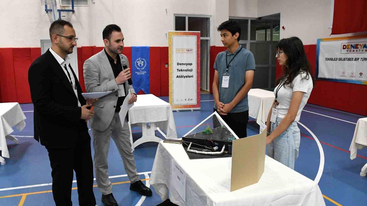 Yozgat'ta Deneyap atölyelerinde gençler projelerini tanıttı