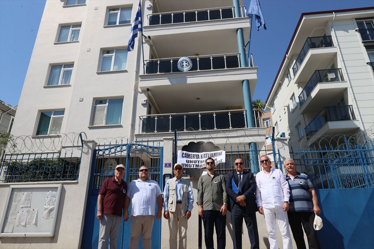 Yunanistan'ın Edirne Konsolosluğu önüne siyah çelenk bırakıldı