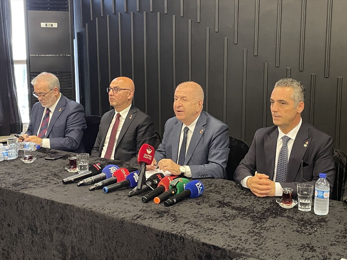 Zafer Partisi Genel Başkanı Özdağ, Kayseri'de ziyaretlerde bulundu