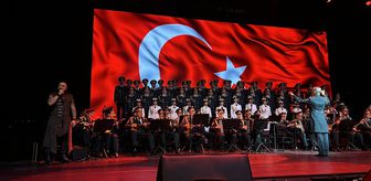 Aleksandrov Rus Kızılordu Korosu ve Hayko Cepkin Harbiye'de aynı sahnede buluştu