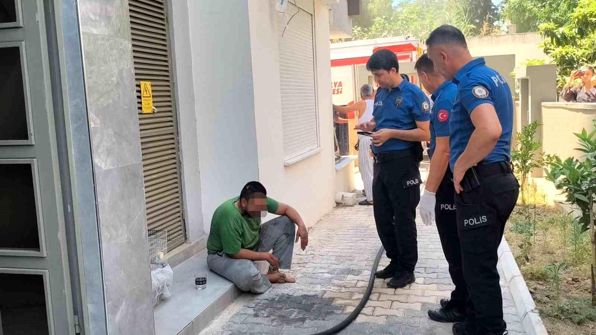 Annesine sinirlendi kendini eve kapatıp yakmaya çalıştı, mahallede korku ve öfke dolu anlar