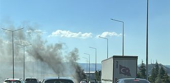 Bilecik'te seyir halindeki tır yandı