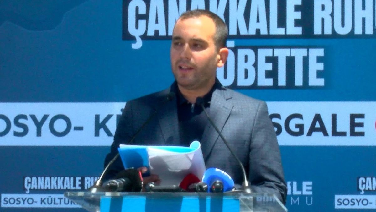 Beyazıt Meydanı'nda toplanan Büyük Aile Platformu üyeleri