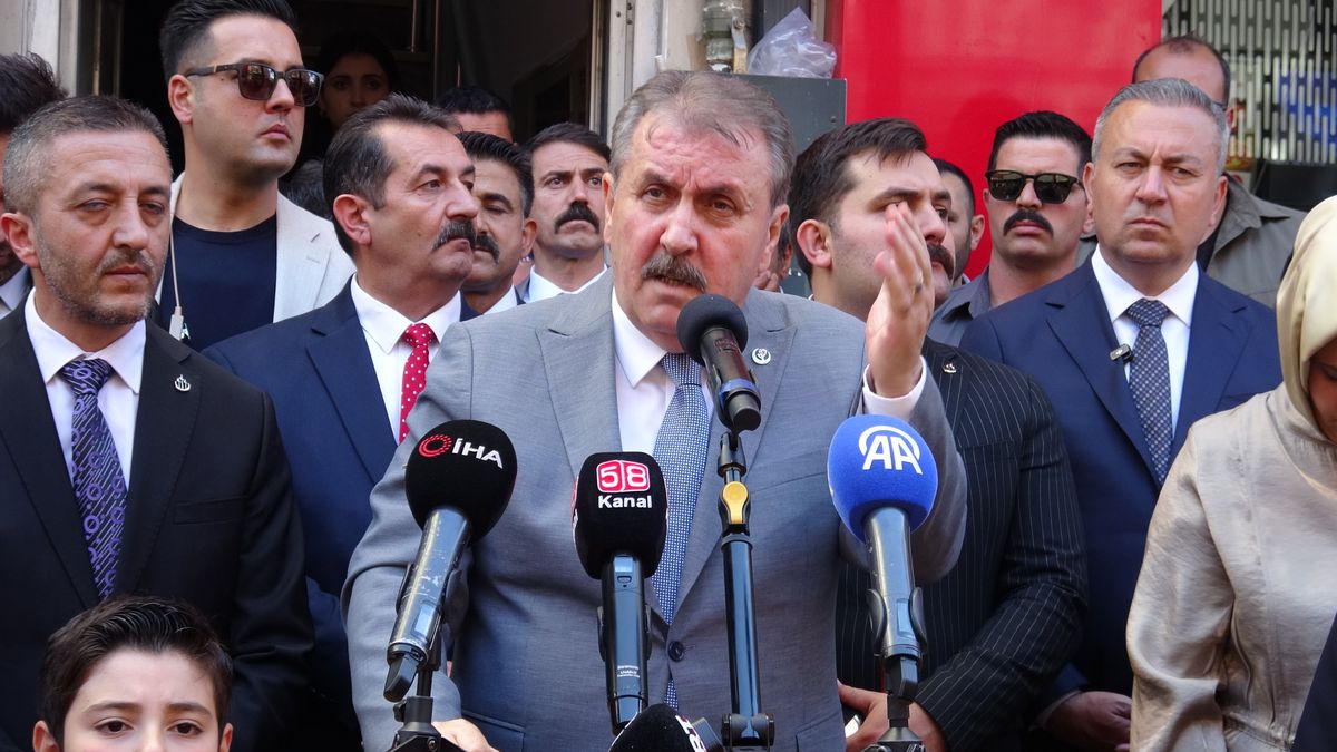 BBP Genel Başkanı Mustafa Destici'nin açıklamalarından bir görüntü.