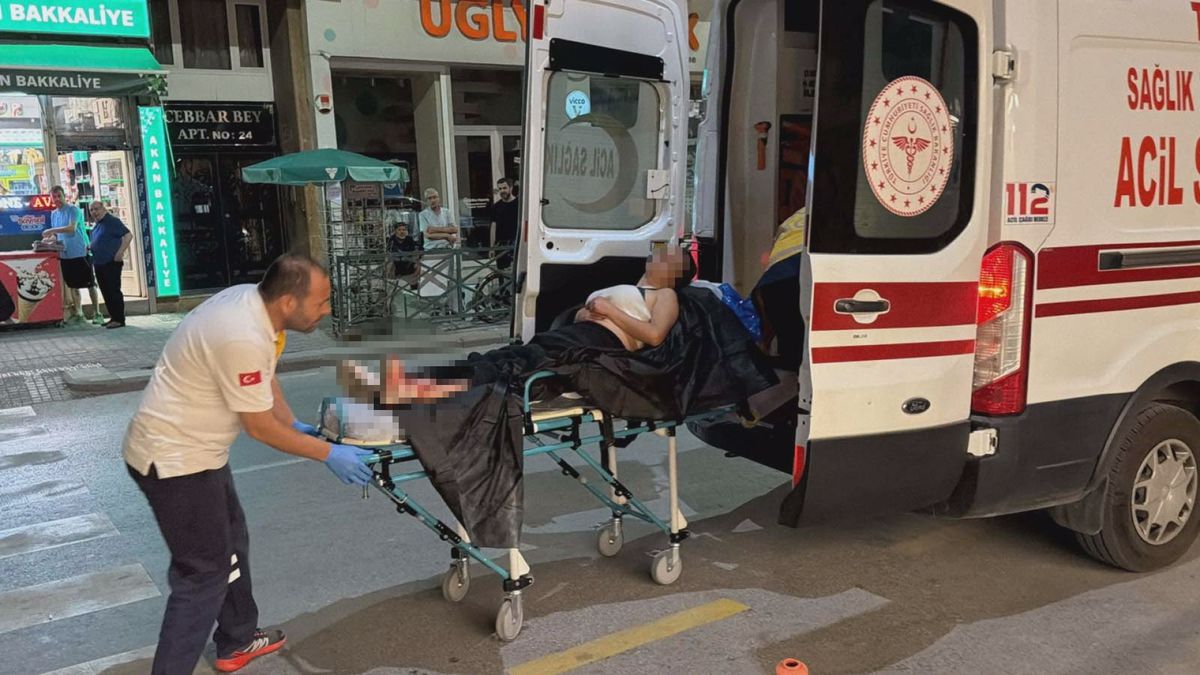Eskişehir'de parkta yaşanan kavgada yaralananlar.