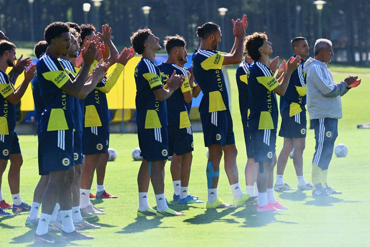 Fenerbahçe antrenmanında Anderson Talisca'nın ağrı hissettiği an.