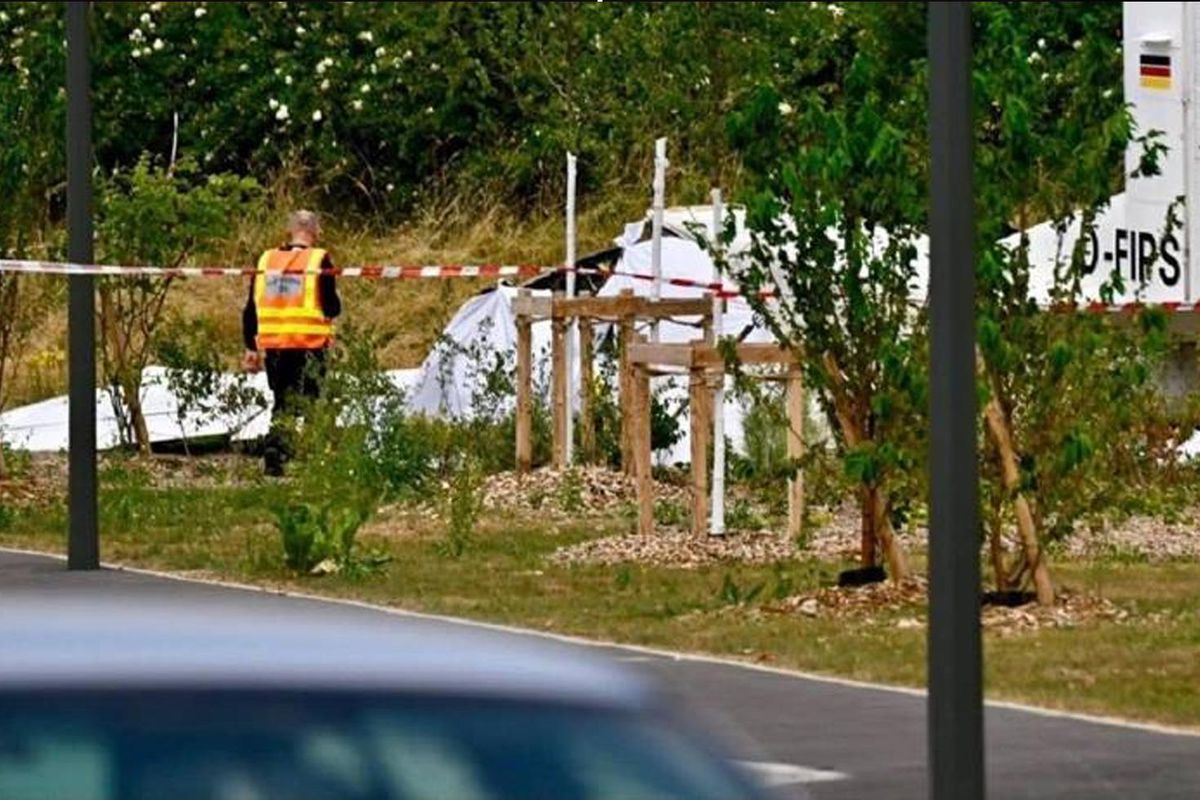 Fransa'da paraşüt okuluna ait uçak düştü! En az 11 kişi hayatını kaybetti