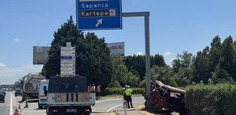 Kocaeli'de yön tabelasına çarpan panelvandaki 1 kişi öldü, 2 kişi yaralandı