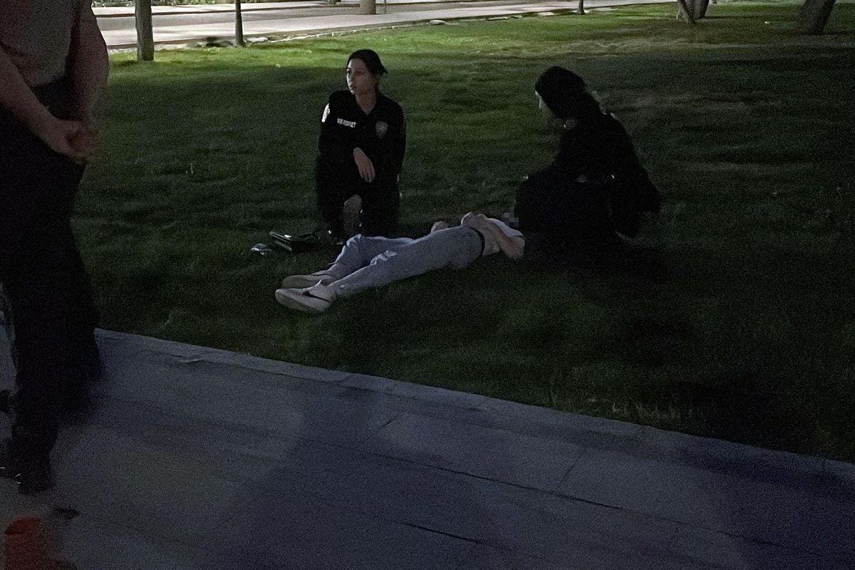 Kız çocuğu parkta baygın bulundu