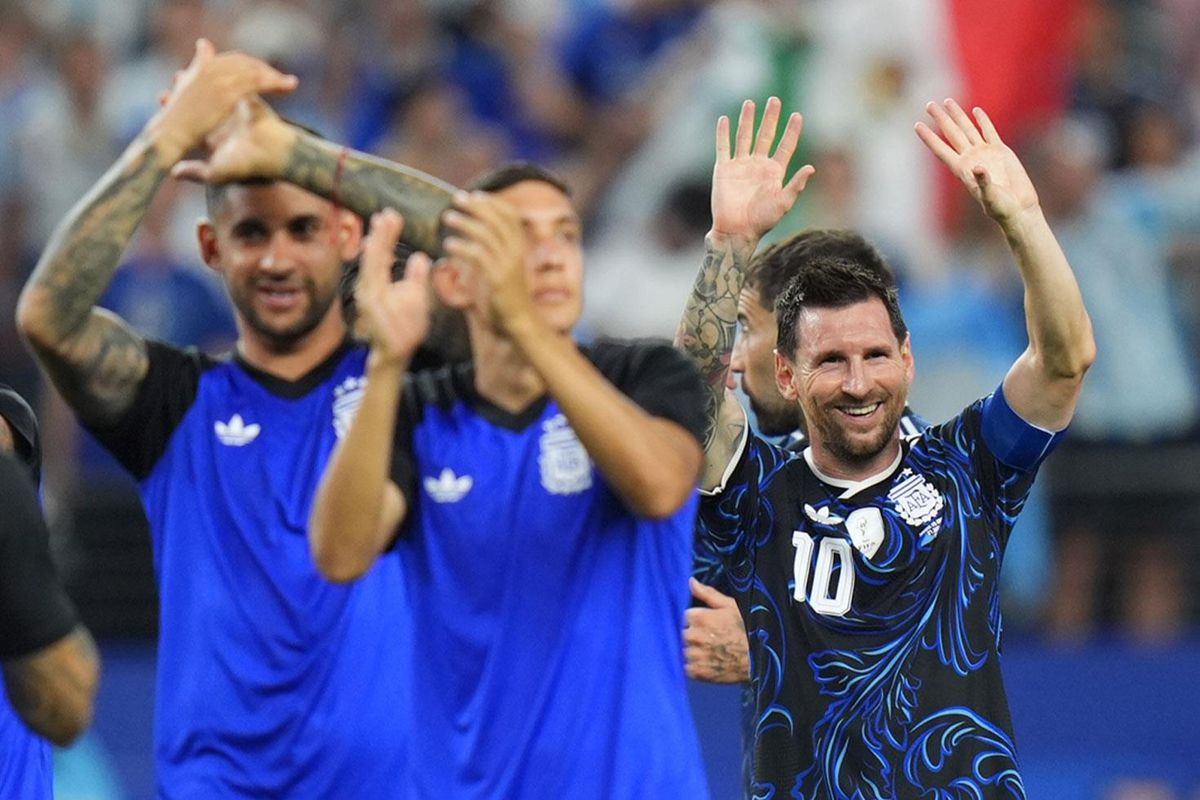 Messi rekor kırdı, Arjantin 3'te 3 yaptı