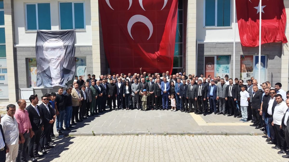 MHP Elazığ Milletvekili Semih Işıkver konuşma yaparken