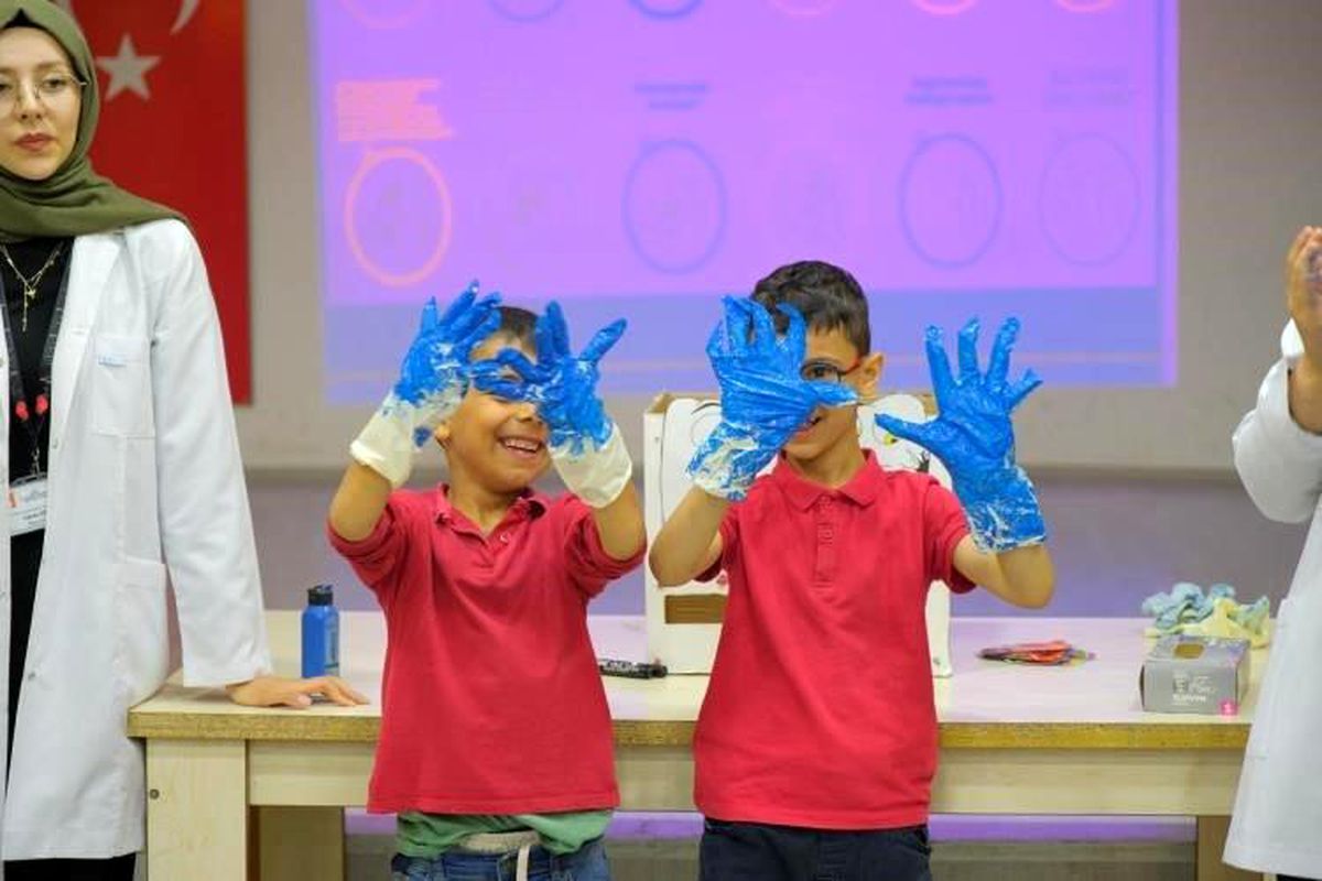 Minik öğrencilere bireysel hijyen eğitimi