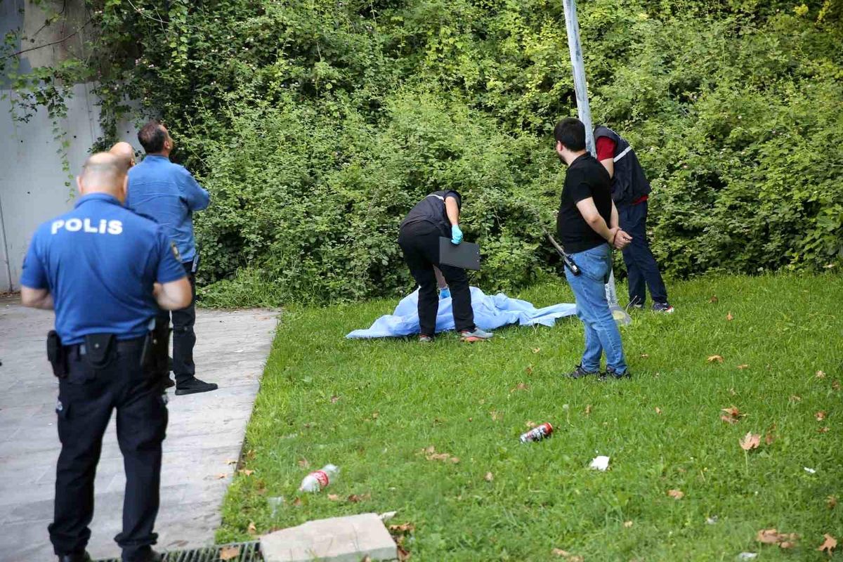Antalya'da panaromik asansörde manzara izlerken düşen genç adam hayatını kaybetti