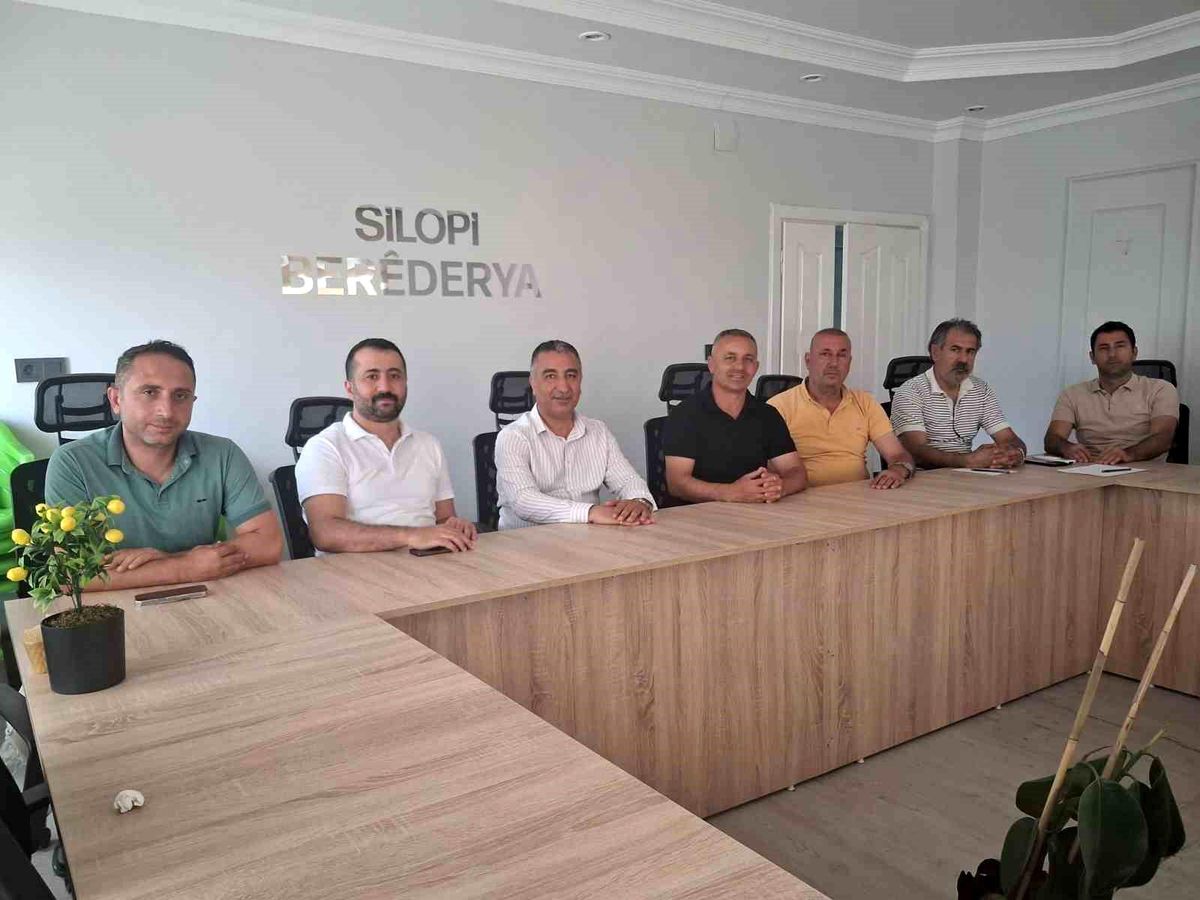 Sağlık-Sen'den Silopi'de sağlık zirvesi: 'Sağlıkta istikrar ve yerel yönetim şart'
