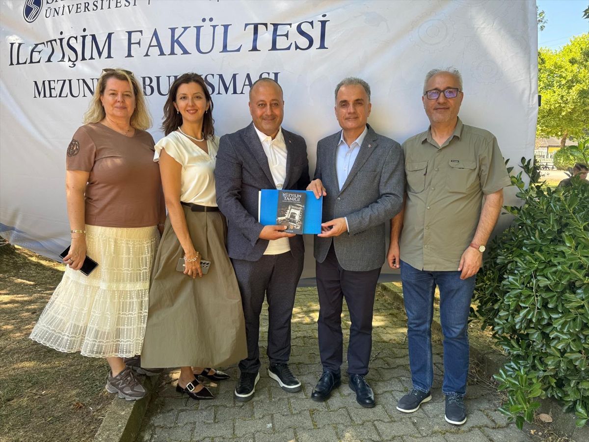 Sakarya Üniversitesinden 'Yüzyılın Tanığı: Anadolu Ajansının Asırlık Öyküsü' kitabına teşekkür belgesi