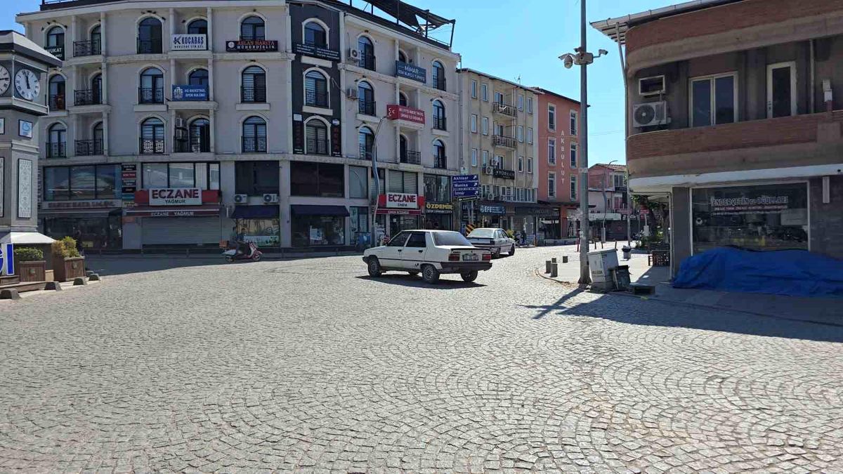Sındırgı'da deprem