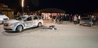 Sivas'ta üç aracın karıştığı trafik kazasında 5 kişi yaralandı