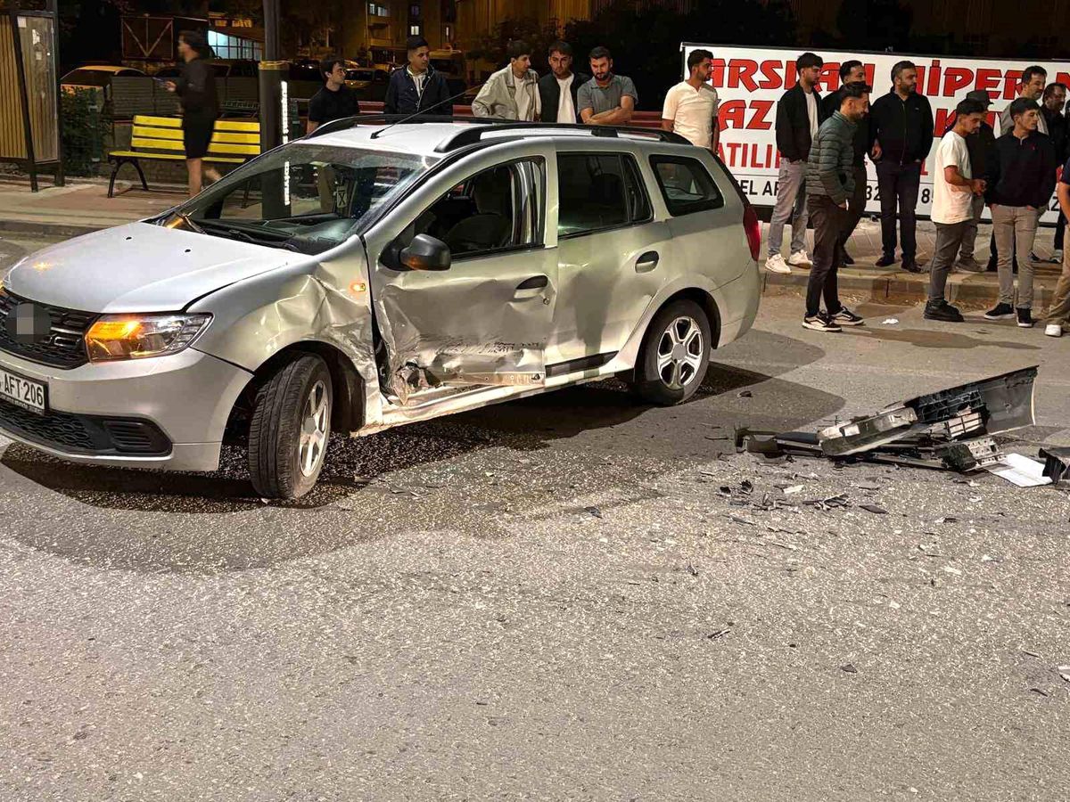 Sivas'ta zincirleme trafik kazası: 5 yaralı