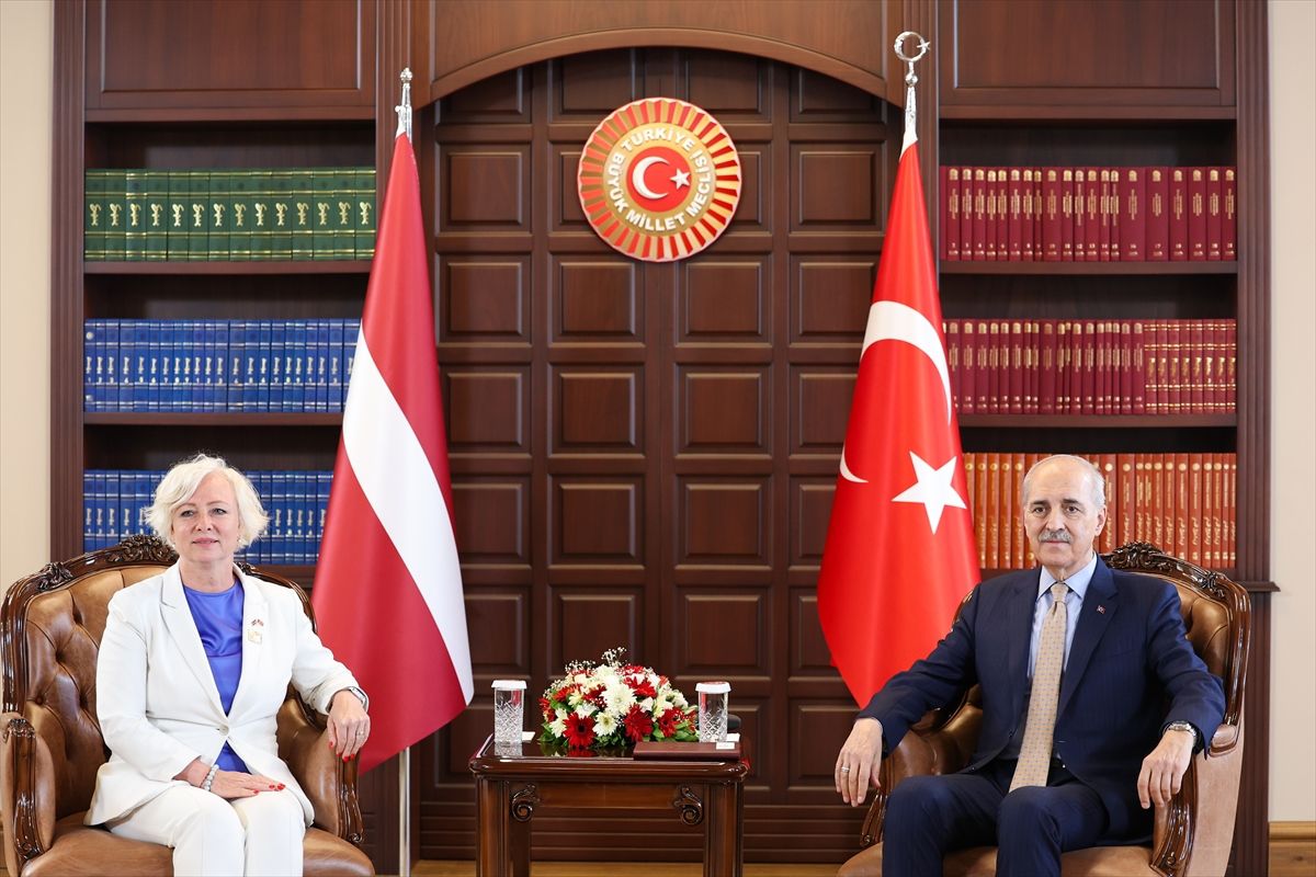 TBMM Başkanı Numan Kurtulmuş ve Letonya Meclis Başkanı Daiga Mierina görüşme sırasında