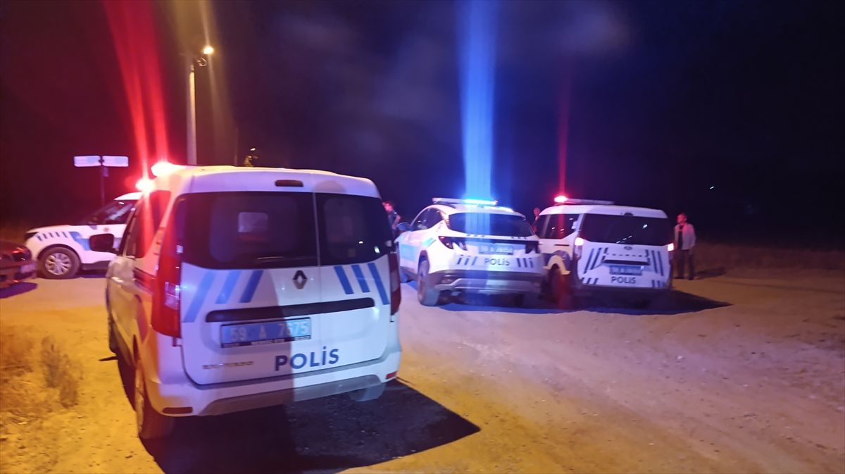 Tekirdağ Çerkezköy'de nişan töreninde çıkan silahlı kavgaya müdahale eden polis ekipleri.