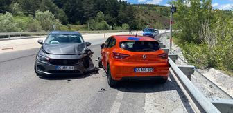 Tokat'ta iki otomobilin çarpıştığı kazada 3 kişi yaralandı