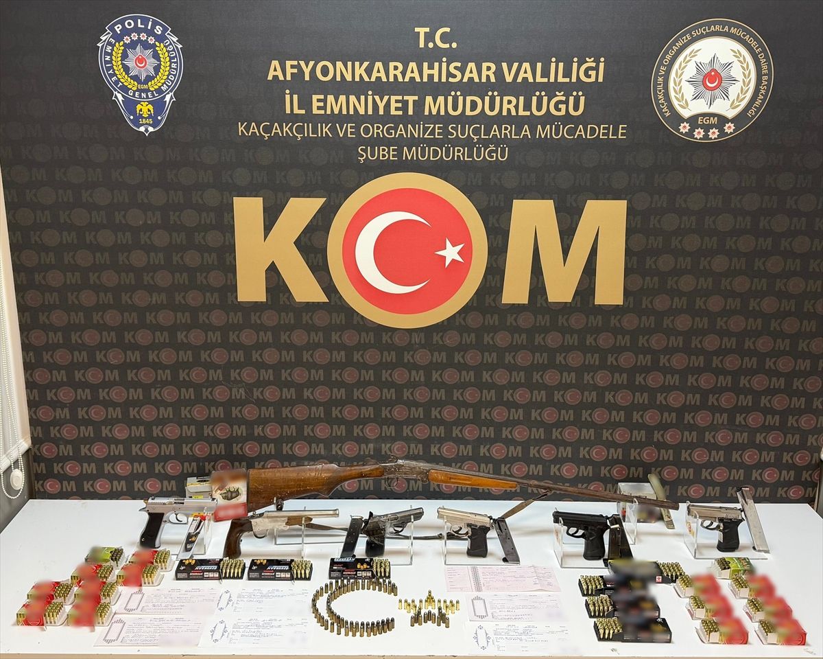 Afyonkarahisar'da tefecilik operasyonunda 5 şüpheli yakalandı