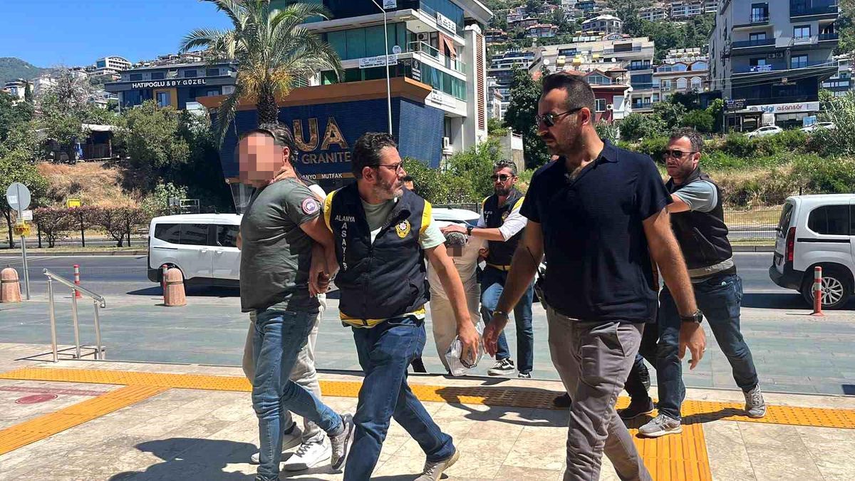 Alanya adliye binası önünde güvenlik önlemleri