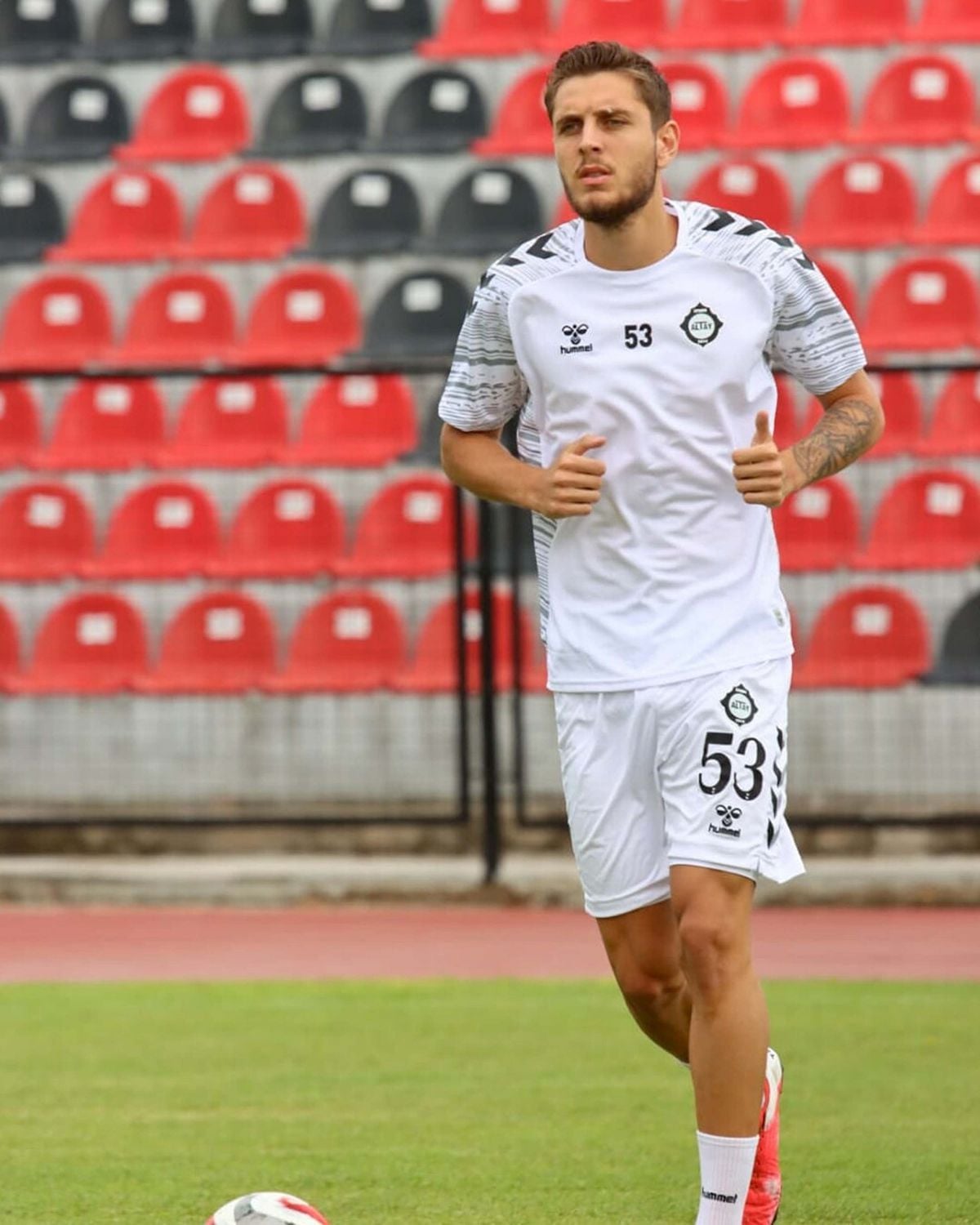 Altay'da Hikmet Çolak'a İlgi Artıyor