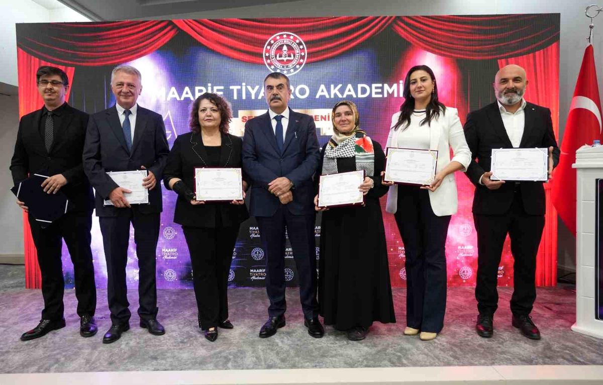 Bakan Tekin: 'Sanatı eğitim süreçlerinin ayrılmaz bir parçası olarak görüyoruz'