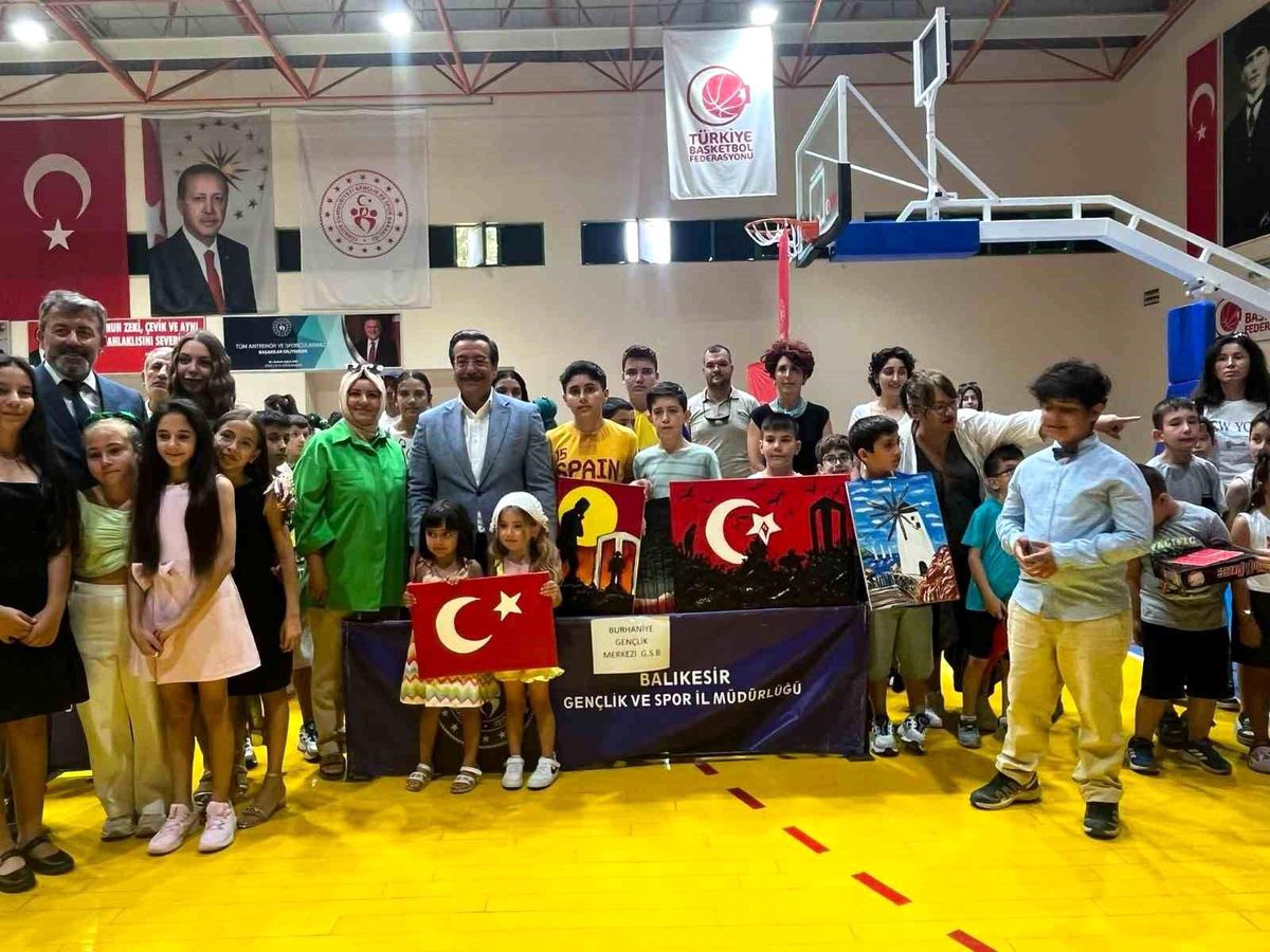 Burhaniye'de Yaz Spor Okulları törenle açıldı