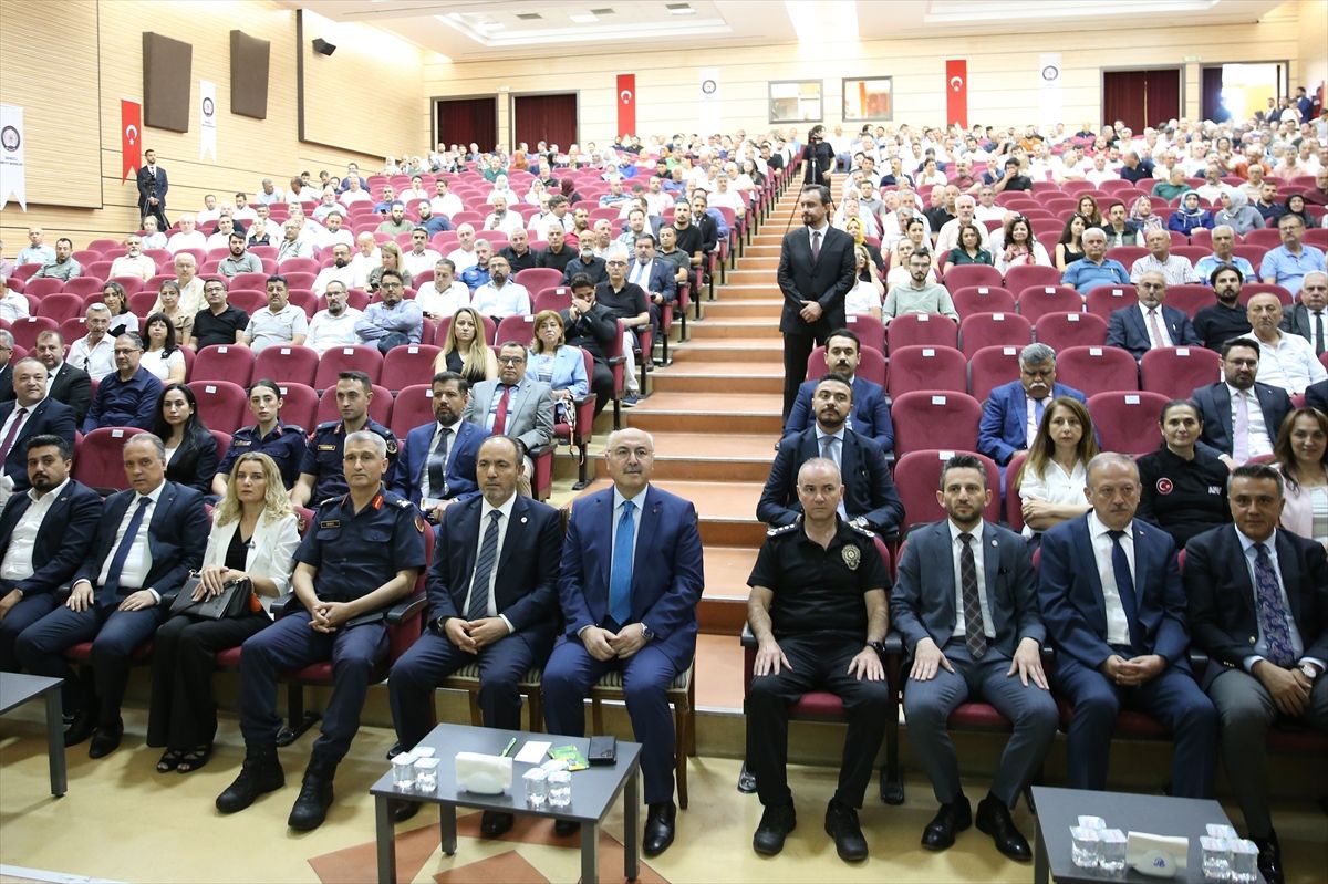 Denizli'de bağımlılıkla mücadele semineri