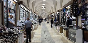 Depremde hasar gören Tarihi Kapalı Çarşı yeniden esnafıyla buluştu