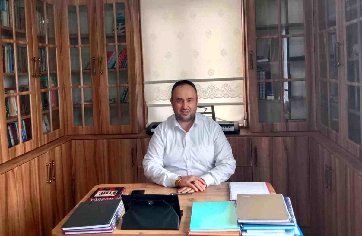Manisa'da orman yangınlarına karşı alınan mangal yasağını destekleyen ancak kontrollü alanlar için yeniden değerlendirme çağrısı yapan Düşünce Rotası Derneği Genel Başkanı Fatih Köse.
