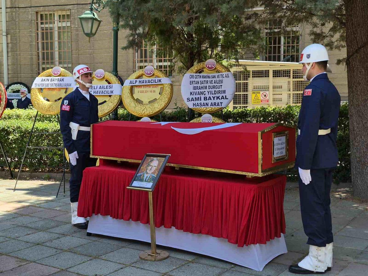 Emekli Tümgeneral Fazıl Aydınmakina son yolculuğuna uğurladı