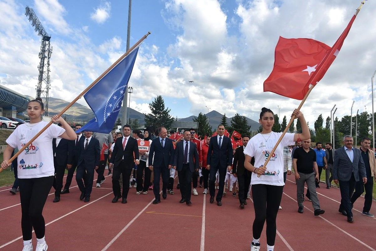 GSB'den davet: 'Okullar bitti haydi çocuklar spora'