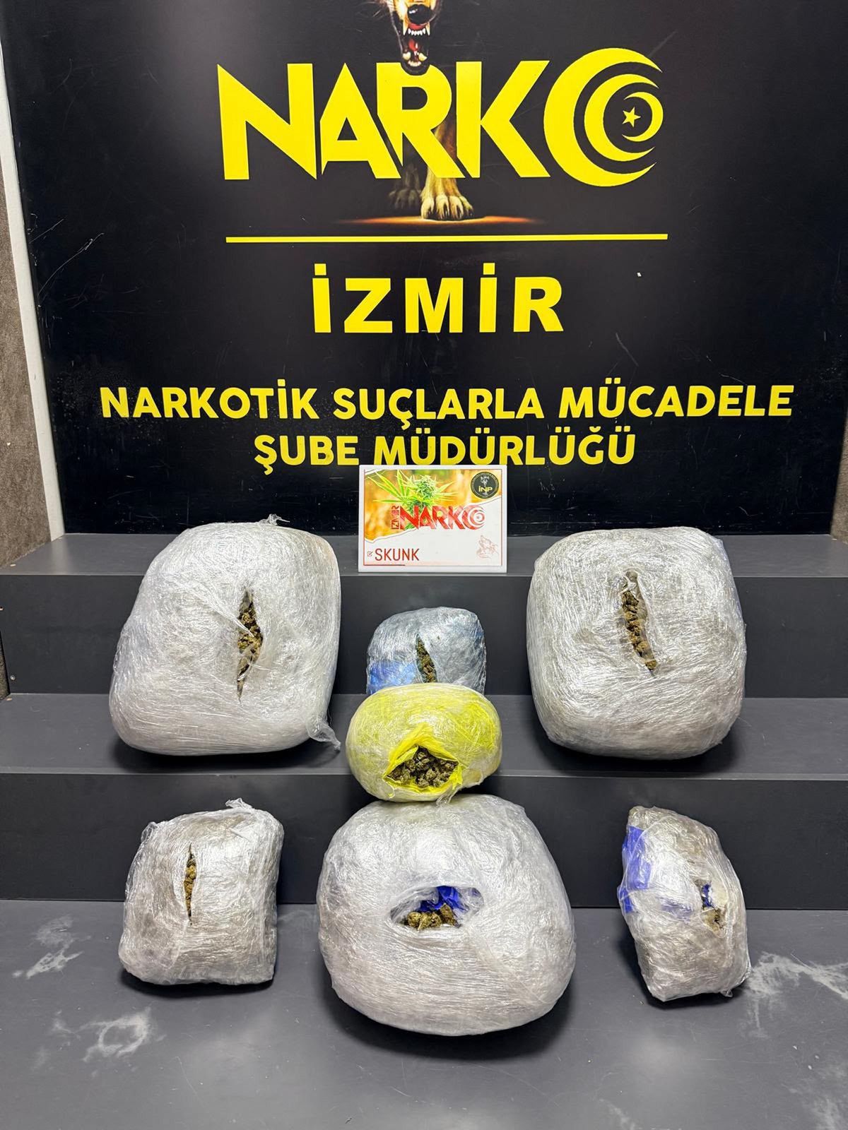İzmir'de 15 kilo skunk ele geçirildi: 3 tutuklama