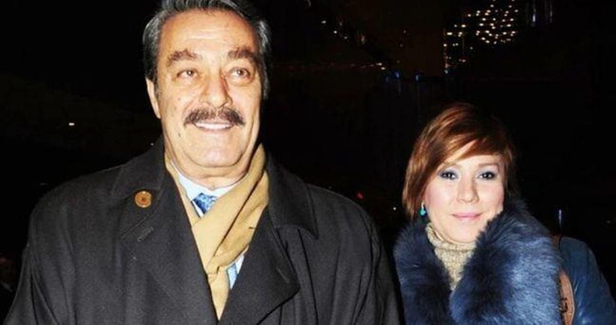 Kadir İnanır ve Jülide Kural'ın birlikte çekilmiş bir fotoğrafı.