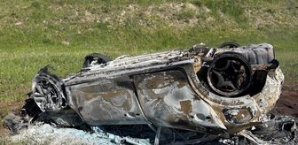 Kars'ta şarampole devrilip alev alan otomobilin sürücüsünü vatandaşlar kurtardı