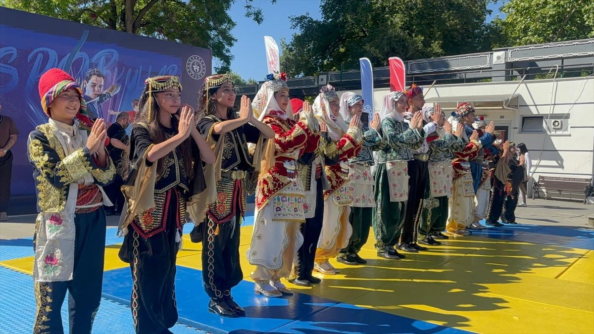 Konya'da spor okulları törenle hizmete girdi