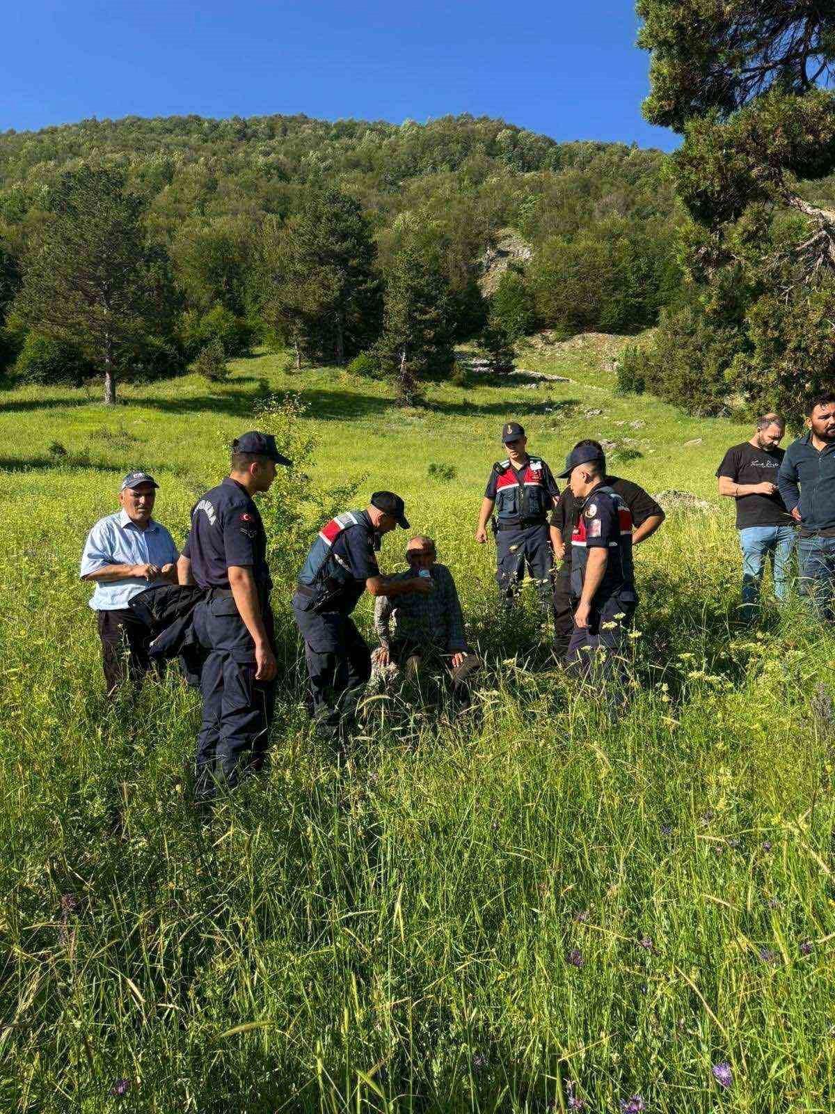 Kütahya Gediz'de kaybolan yaşlı adam arama çalışmaları