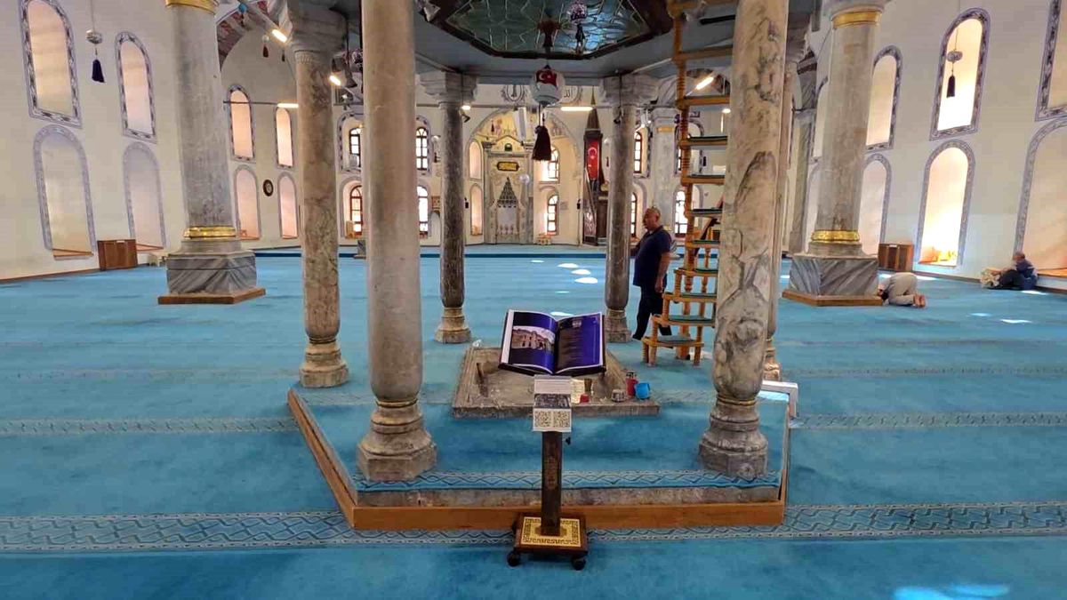 Kütahya Ulu Camii'nde karekod destekli dijital rehber dönemi başladı