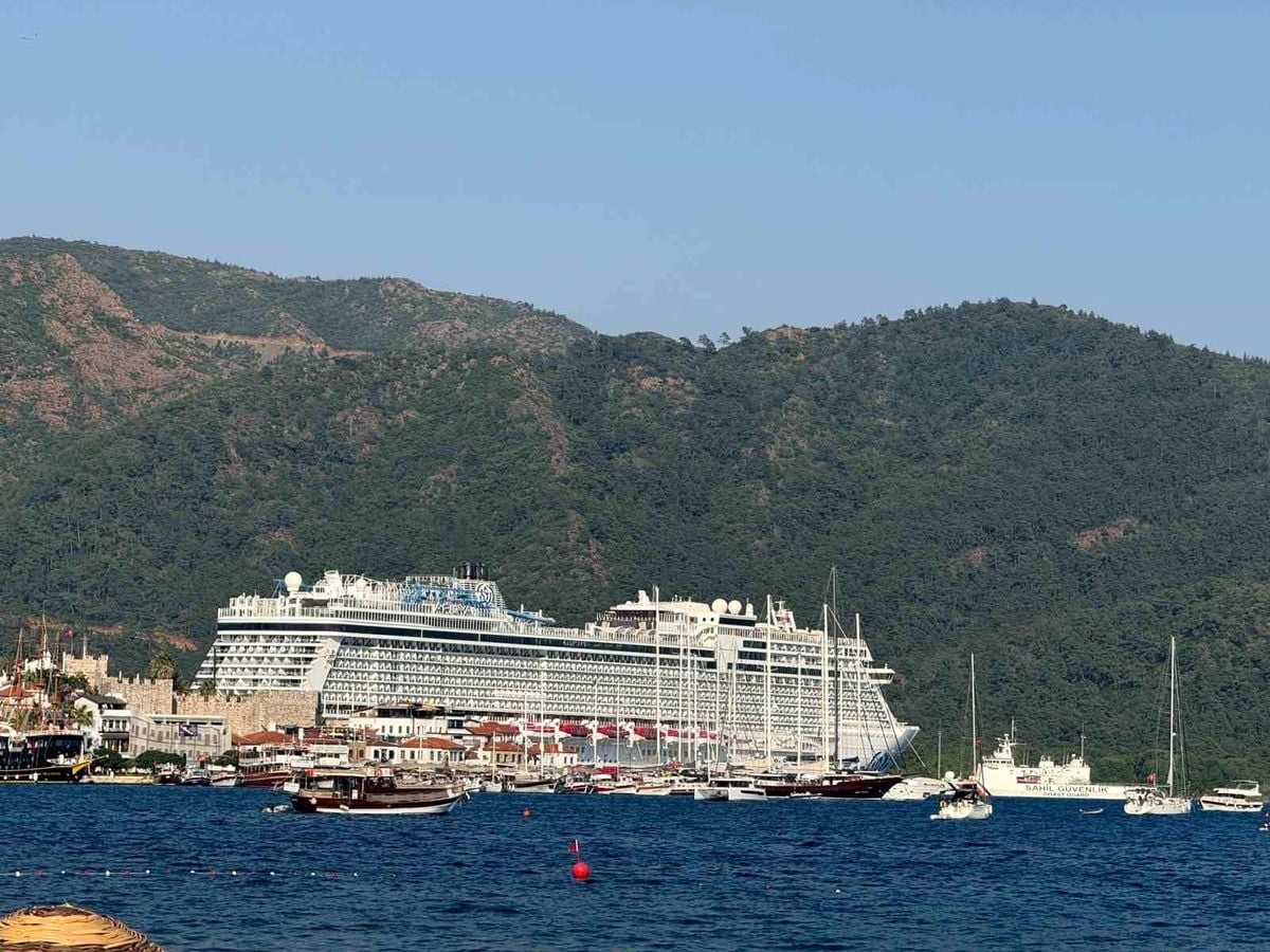 Marmaris'i bir haftada üç kruvaziyer ziyaret edecek