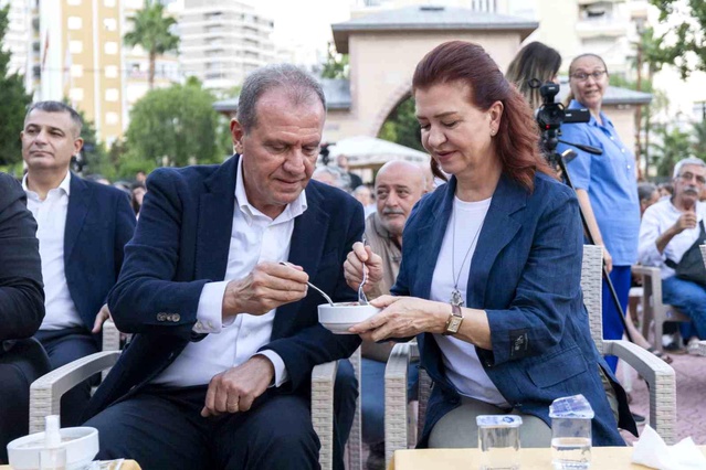 Mersin’de geleneksel aşure programı yoğun katılımla düzenlendi