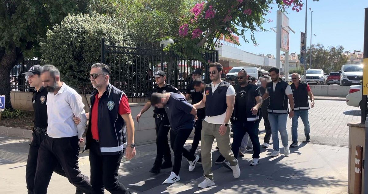 Muğla merkezli 4 ilde gözaltına alınan 18 göçmen kaçakçılığı şüphelisi adliyede