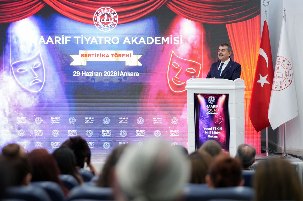 Milli Eğitim Bakanlığı öğretmenlere yönelik tiyatro eğitimi sertifika töreni