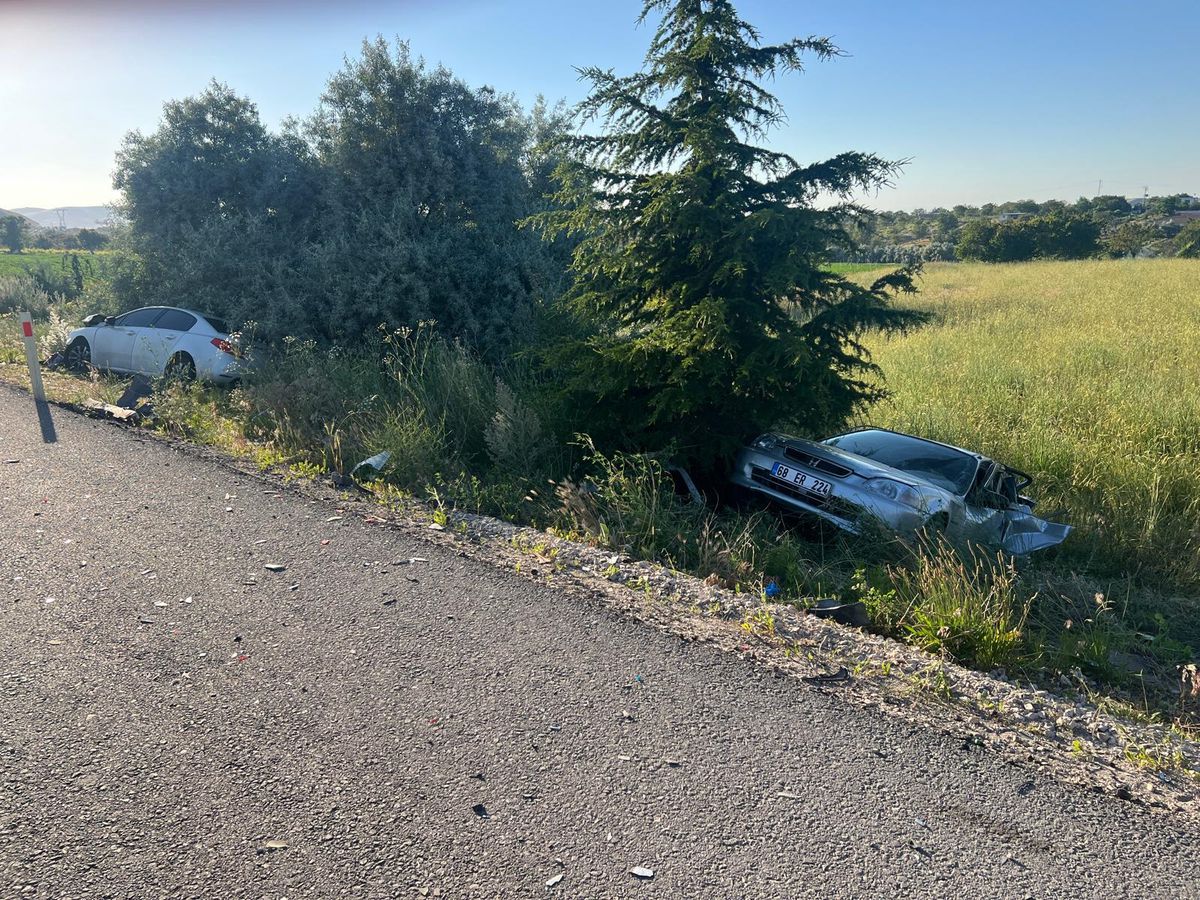 Nevşehir'de park halindeki otomobile çarpan araçta 1 ölü, 1 yaralı