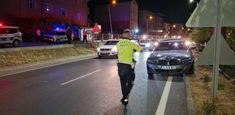 Samsun'da yolcu minibüsüne çarpan otomobildeki 3 kişi yaralandı