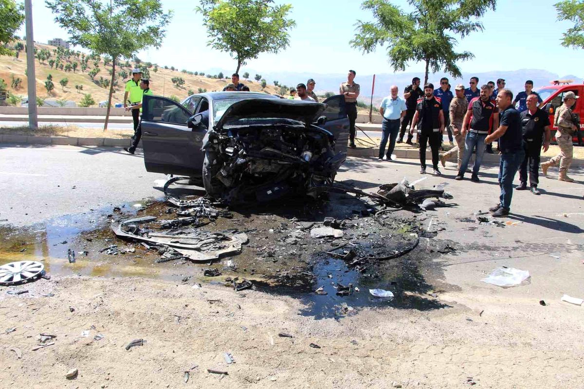 Şırnak'ta feci trafik kazası: Öğretmen hayatını kaybetti, 3 kişi yaralandı