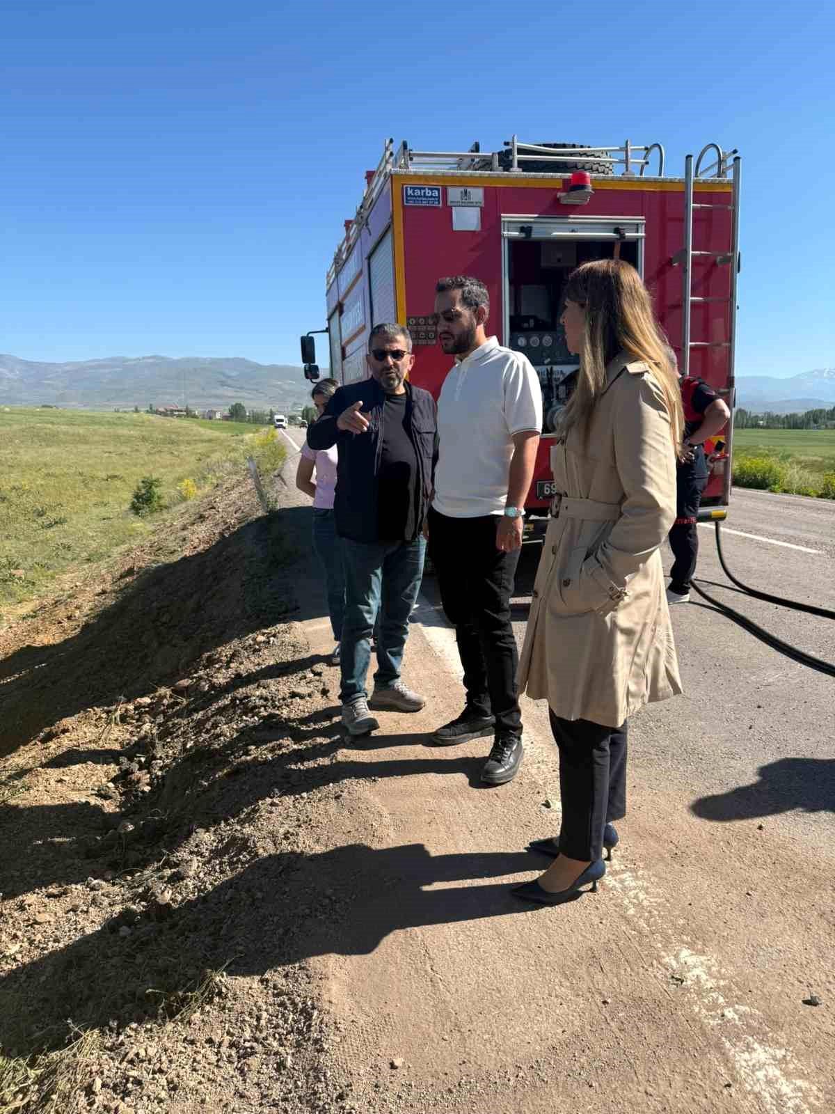 Bayburt'ta yakıt yüklü tankerin devrildiği bölgede çevresel inceleme yapıldı